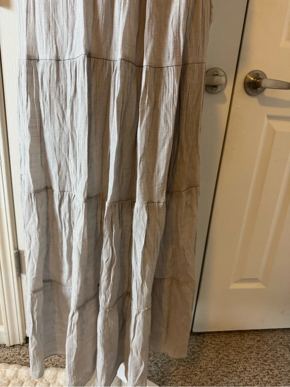 J.Gee Boho Tiered Maxi Dress Size S Light Gray Smocked Waist Puff Sleeve - Picture 4 of 9
